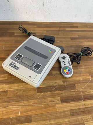 Super Nintendo SNES PAL + Controller