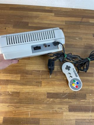 Super Nintendo SNES PAL + Controller
