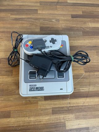 Super Nintendo SNES PAL + Controller