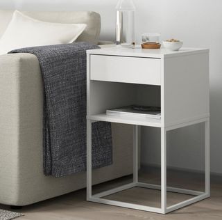 2 Mesitas de noche Ikea metálica blanca