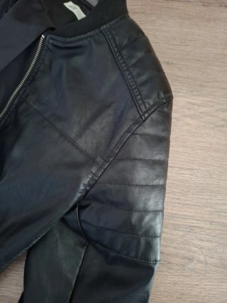 Cazadora juvenil cuero sintético negra talla 13/14