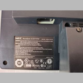 Monitor NEC 17” AccuSync LCD71VM + Accesorios