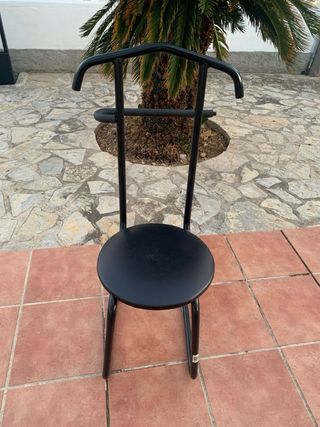 Galán de noche con silla integrada