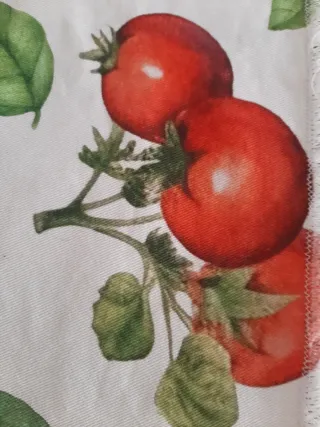 Camino de mesa cocina tomates y pimientos