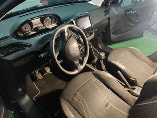Peugeot 208 2014
