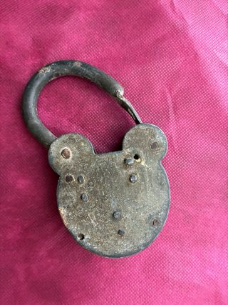 Candado antiguo francés sin llave