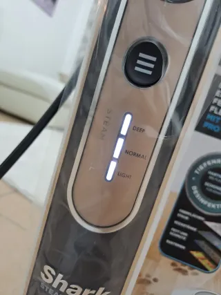 Shark Steam & Scrub Lavapavimenti a Vapore