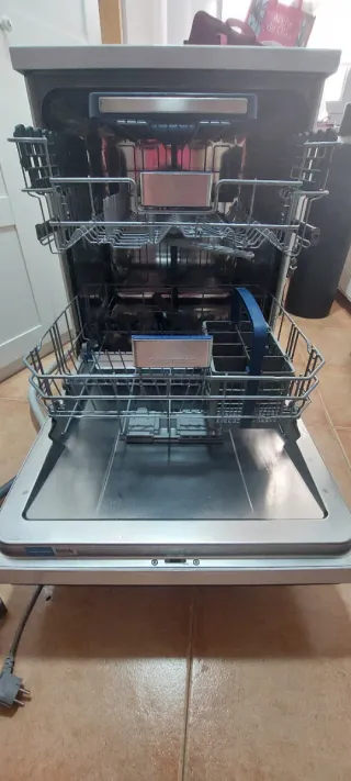 Lavavajillas Grundig 3 bandejas seminuevo