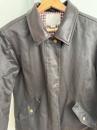 Chaqueta corta estilo Barbour marrón