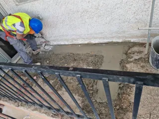 Busco oficial autonomo de chapar  Azulejo 60x60