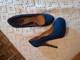 Zapatos de tacón azul