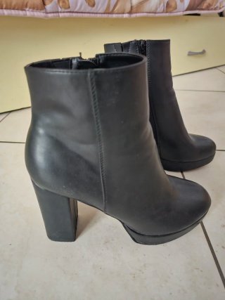 Stivaletti neri Even&Odd tacco alto tg 41