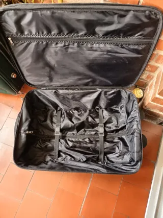 Maleta de viaje negra