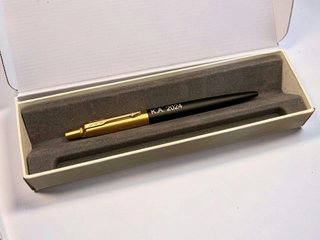 Bolígrafo Parker Dorado y Negro