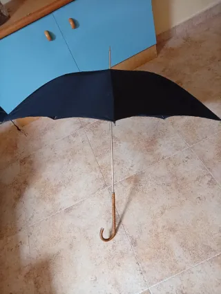 Paraguas antiguo mango  de ratán años 60