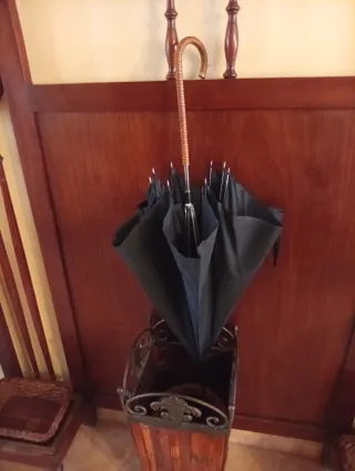 Paraguas antiguo mango  de ratán años 60