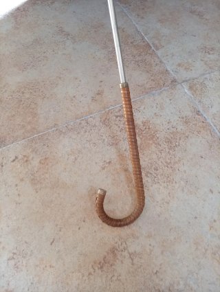 Paraguas antiguo mango  de ratán años 60