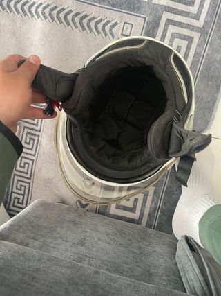 Casco de moto con diseño