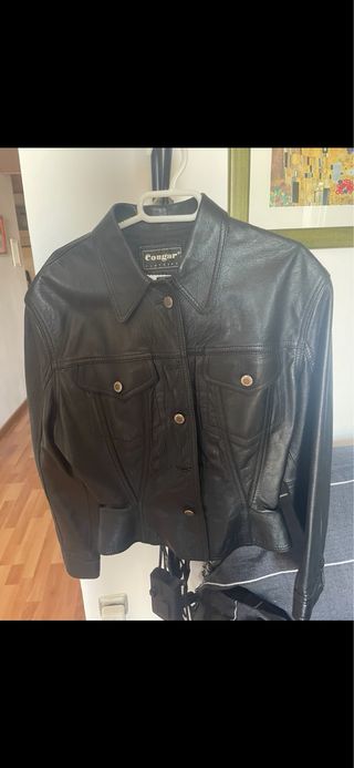 Chaqueta de piel torerita negra