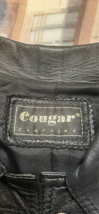 Chaqueta de piel torerita negra