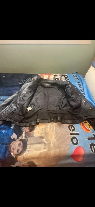 Chaqueta de piel torerita negra