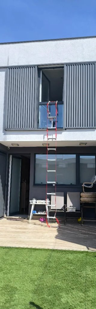 Escalera de emergencia plegable