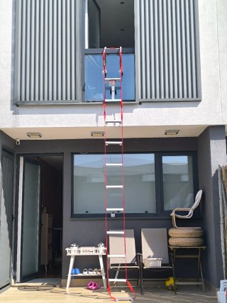 Escalera de emergencia plegable