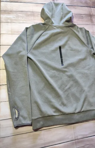 Chaqueta Puma Gris con Cremallera y Capucha