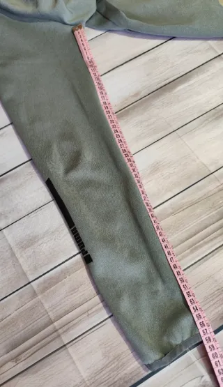 Chaqueta Puma Gris con Cremallera y Capucha