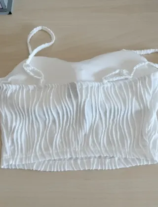 Top blanco tirantes con relleno