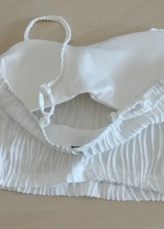 Top blanco tirantes con relleno