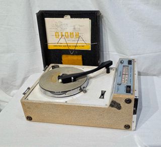 2 Giradischi Fonovaligie Fountain e Telefunken