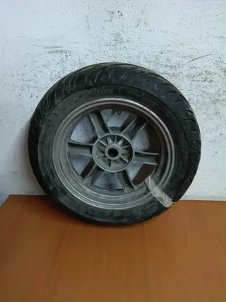 Llanta Suzuki Burgman 125 (2010)