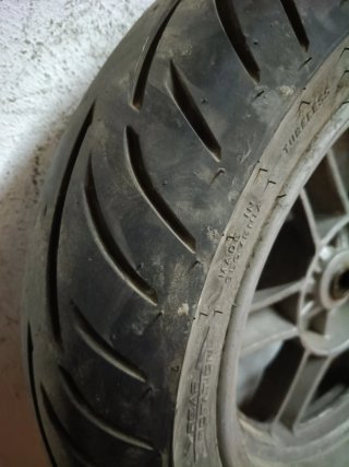 Llanta Suzuki Burgman 125 (2010)