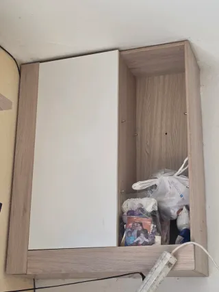 Mueble de comedor madera y blanco