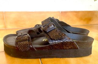 Sandalias Genuins negras y plateadas