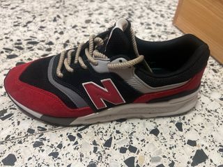 New Balance 997H Zapatilla Negra Roja