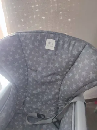 Trona Jane convertible en mesa y silla