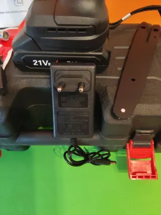 Mini motosierra 21V a batería