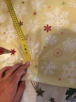 Tovaglia natalizia con Babbo Natale e alberi di Natale