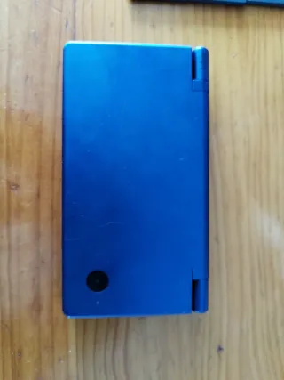 Nintendo DS Blu + 9 Giochi, Caricatore e Custodia