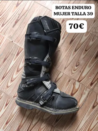 CASCO, RODILLERAS Y BOTAS ENDURO