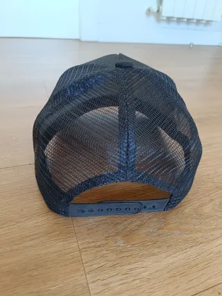 Gorra Trucker G.O.A.T. - NUEVA, A ESTRENAR