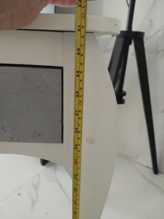Mueble de madera con cajón