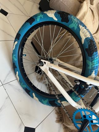 Bicicleta BMX Azul Camuflaje,le falta la silla