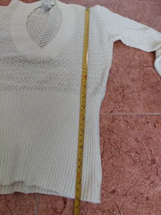 Suéter Mango calado color crema