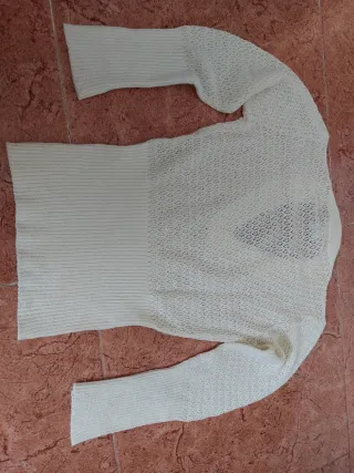 Suéter Mango calado color crema