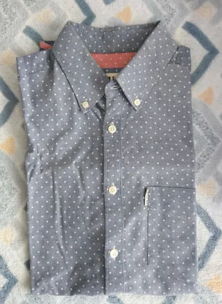 Camicie e polo a maniche corte di diverse marche