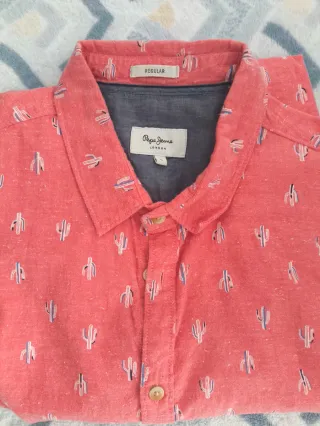 Camicie e polo a maniche corte di diverse marche