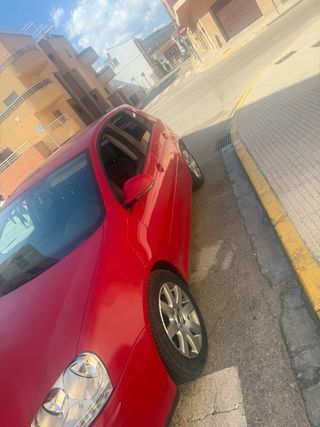 Volkswagen Golf 2004